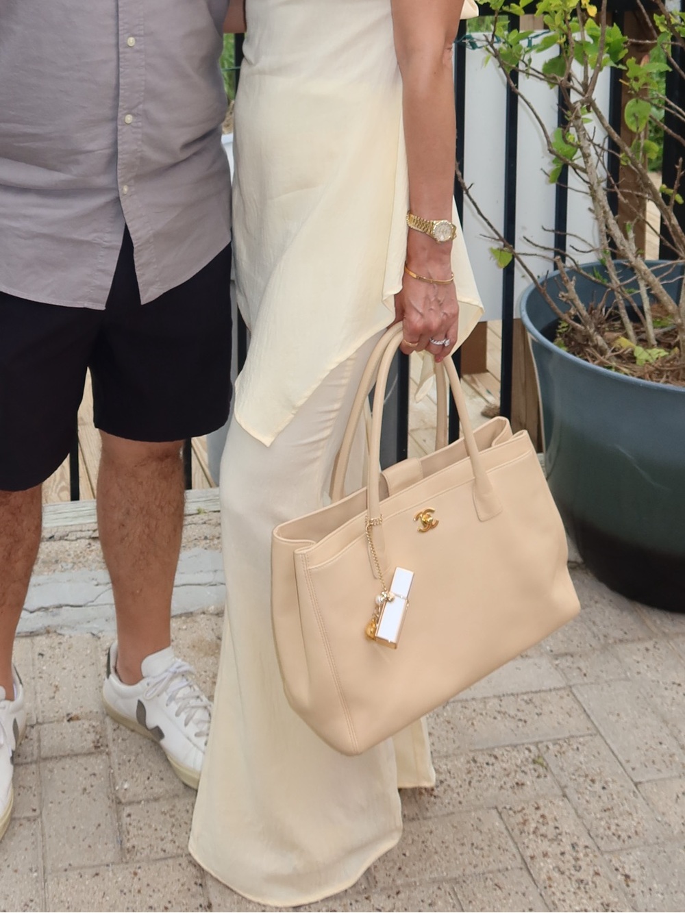CHANEL Beige Caviar Leather Tote with Gold CC Logo - Picture 16 of 16